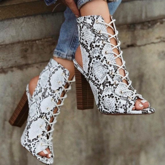 Liliana Shoes - 🆕️ Snake Print Heels